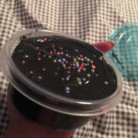 Soft creamy black butter slime with foam beads-8oz - Picture 2 of 7